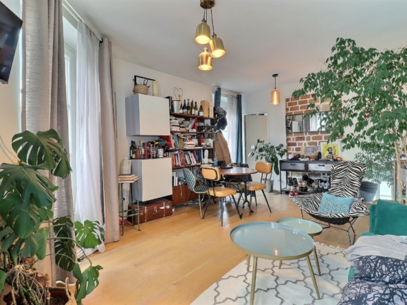 Appartement 2 pièces Paris 18ème - séjour lumineux