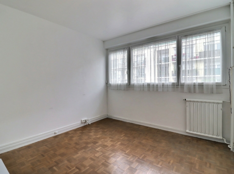 Deuxième chambre avec parquet d’origine – appartement à vendre Paris 13e