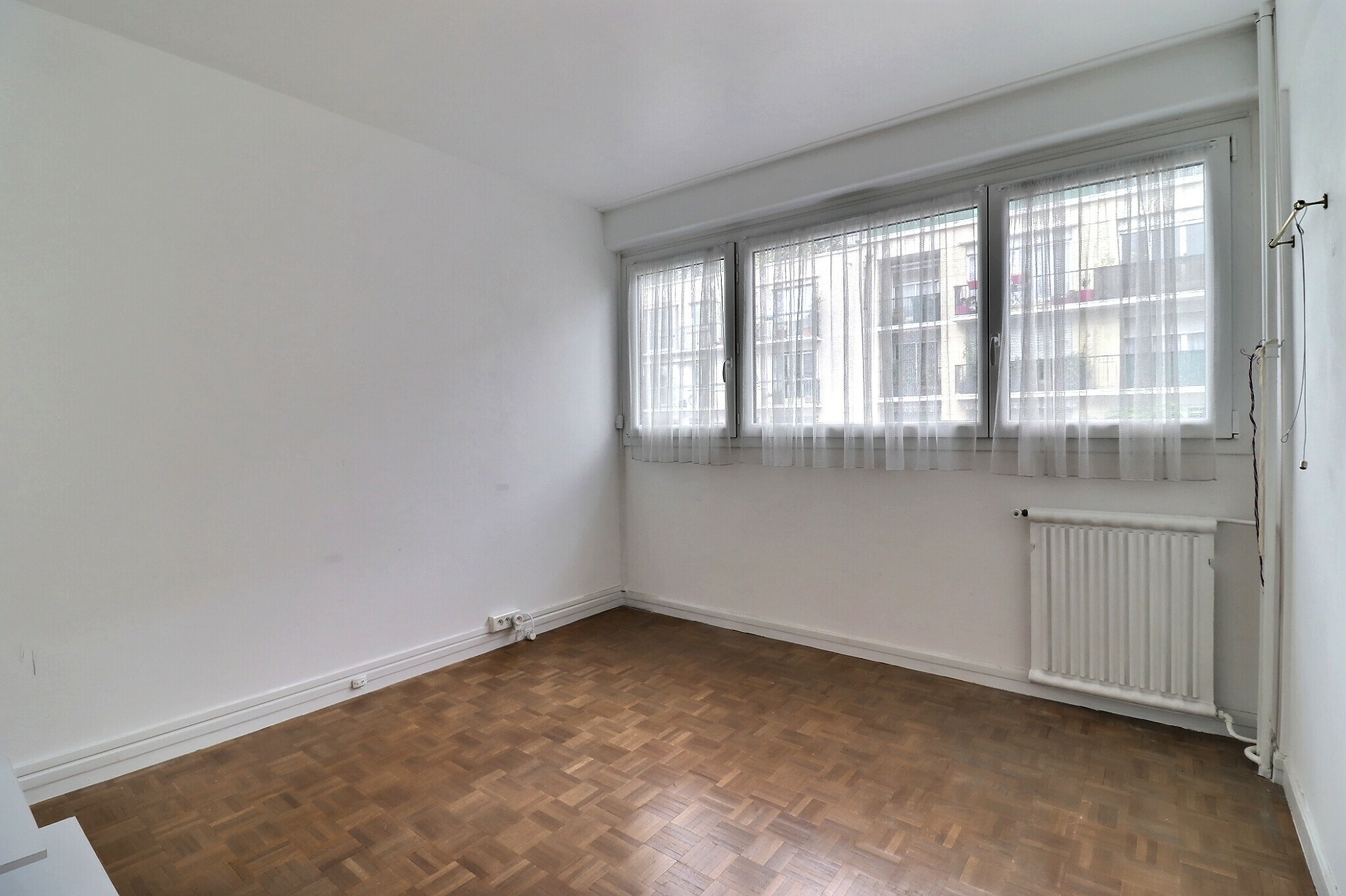 Deuxième chambre avec parquet d’origine – appartement à vendre Paris 13e