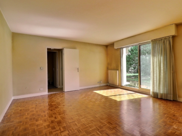 appartement terrasse Issy-les-Moulineaux séjour lumineux