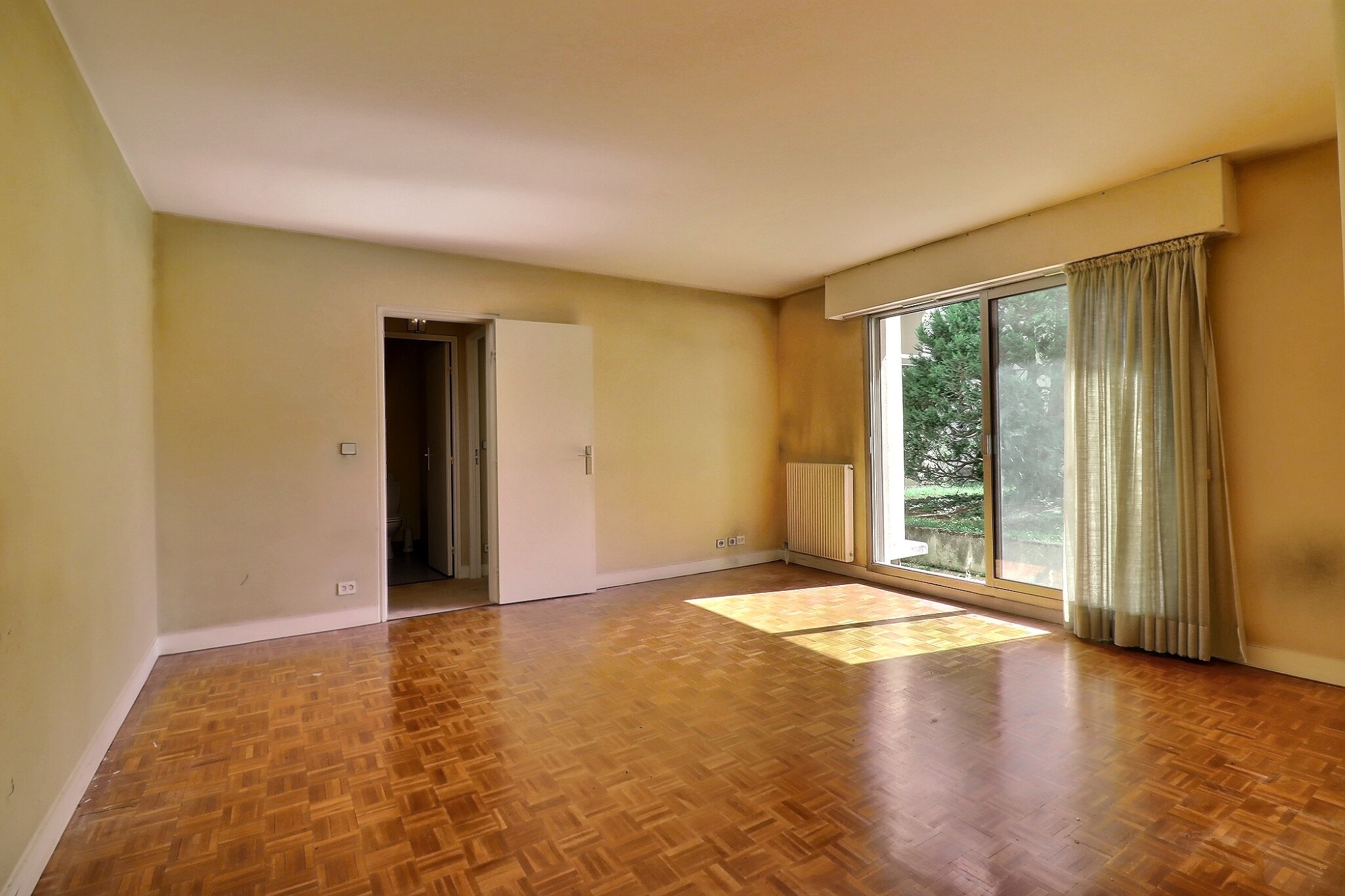appartement terrasse Issy-les-Moulineaux séjour lumineux