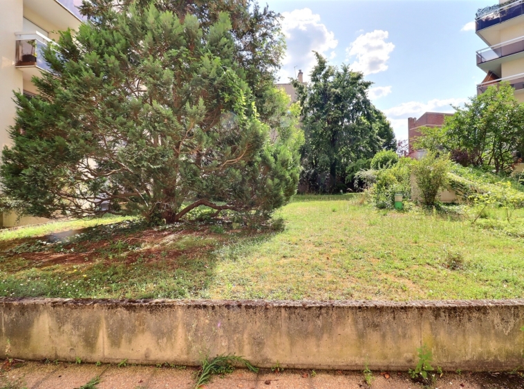 appartement terrasse Issy-les-Moulineaux vue jardin arboré