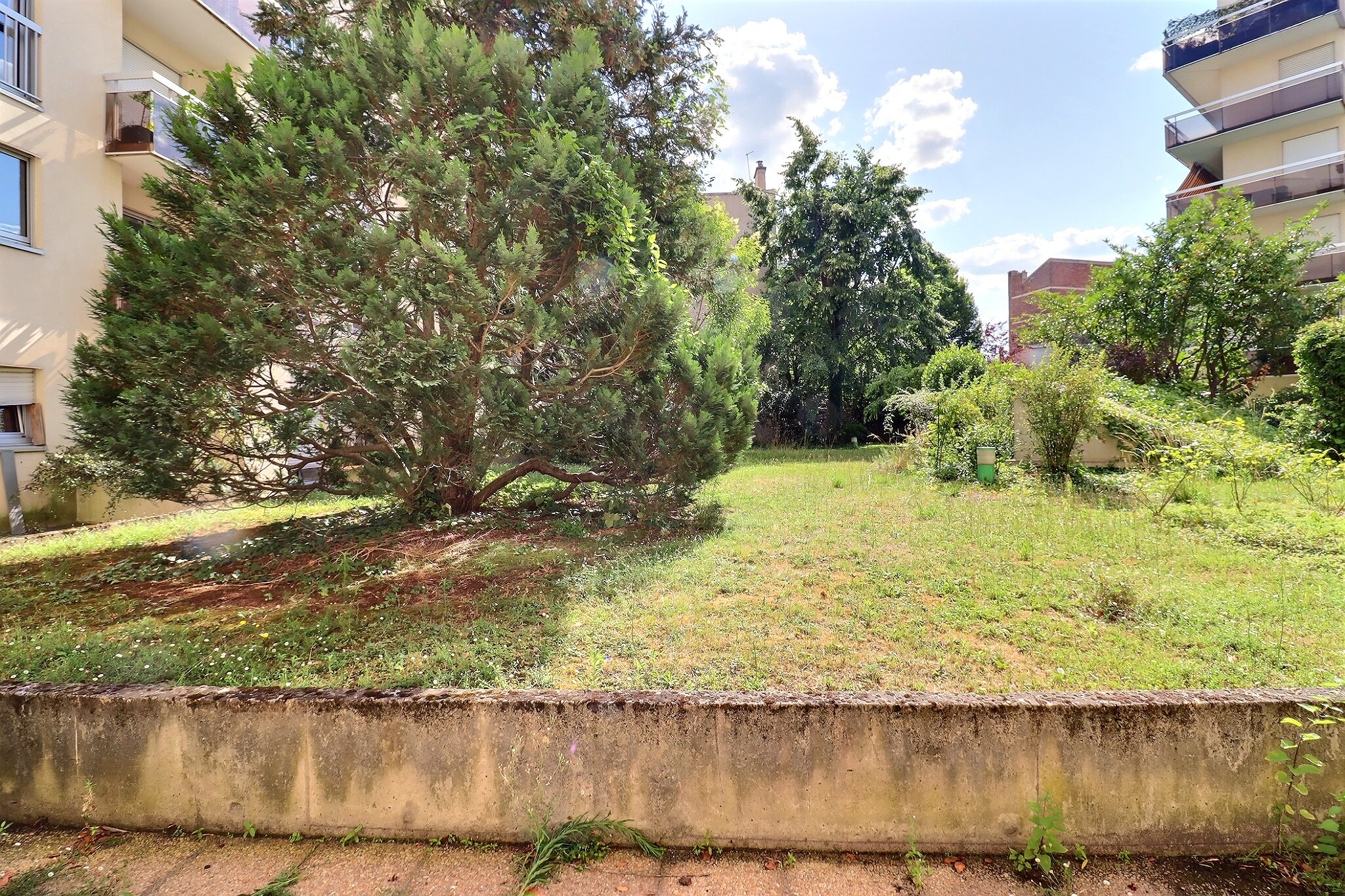 appartement terrasse Issy-les-Moulineaux vue jardin arboré
