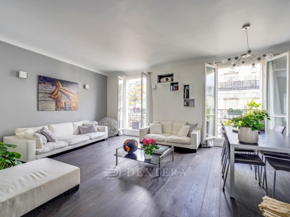 séjour lumineux appartement paris avec grandes fenêtres appartement familial duplex Paris 5 Luxembourg Val-de-Grâce
