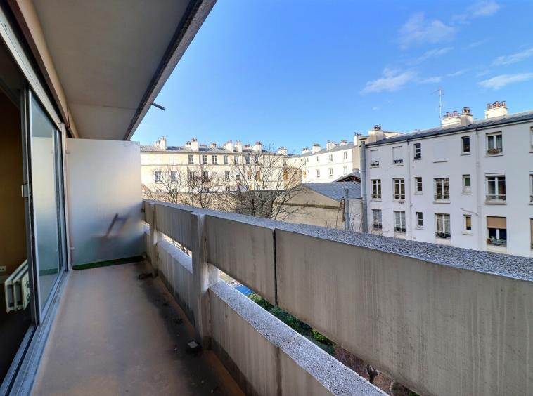 Studio balcon Paris 11 séjour résidence Lutèce 2000