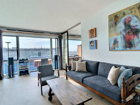 Appartement familial Paris 14e Montparnasse séjour lumineux avec vue dégagée sans vis-à-vis