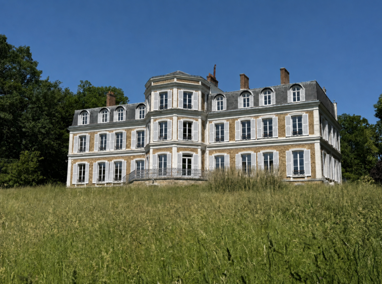 Maison de maître du domaine à vendre près de Paris